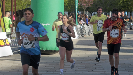 Casi 2.000 personas participaron en el recorrido de 10 kilómetros entre Oleiros y A Coruña