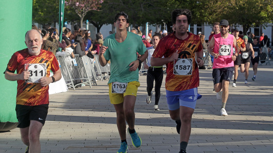 Casi 2.000 personas participaron en el recorrido de 10 kilómetros entre Oleiros y A Coruña
