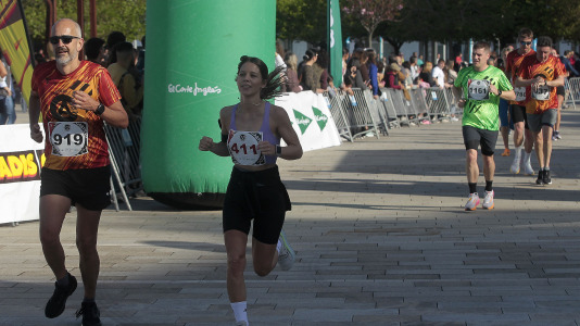 Casi 2.000 personas participaron en el recorrido de 10 kilómetros entre Oleiros y A Coruña