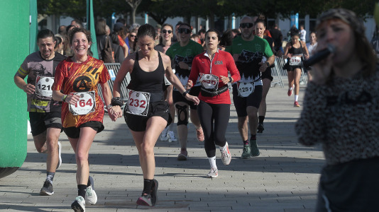 Casi 2.000 personas participaron en el recorrido de 10 kilómetros entre Oleiros y A Coruña