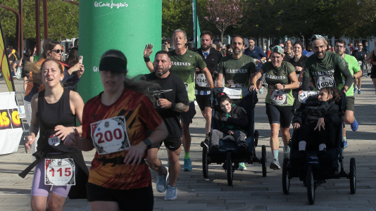 Casi 2.000 personas participaron en el recorrido de 10 kilómetros entre Oleiros y A Coruña