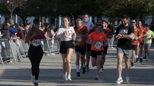 Casi 2.000 personas participaron en el recorrido de 10 kilómetros entre Oleiros y A Coruña