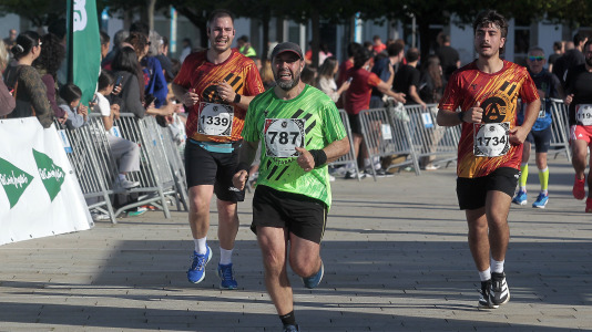 Casi 2.000 personas participaron en el recorrido de 10 kilómetros entre Oleiros y A Coruña