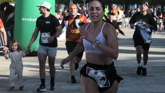 Casi 2.000 personas participaron en el recorrido de 10 kilómetros entre Oleiros y A Coruña