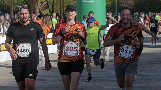 Casi 2.000 personas participaron en el recorrido de 10 kilómetros entre Oleiros y A Coruña