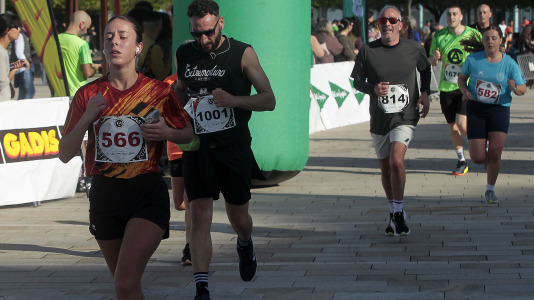 Casi 2.000 personas participaron en el recorrido de 10 kilómetros entre Oleiros y A Coruña