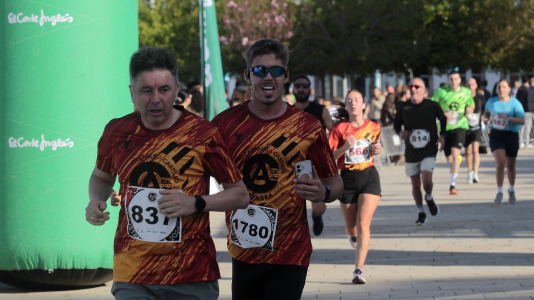 Casi 2.000 personas participaron en el recorrido de 10 kilómetros entre Oleiros y A Coruña