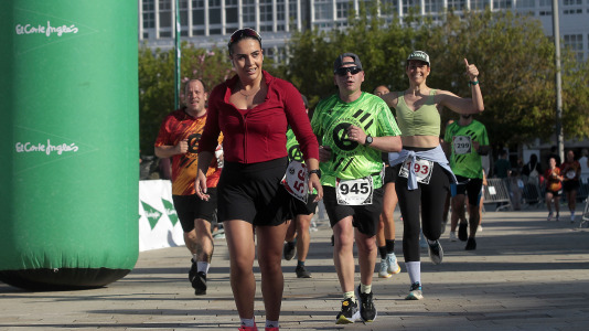 Casi 2.000 personas participaron en el recorrido de 10 kilómetros entre Oleiros y A Coruña