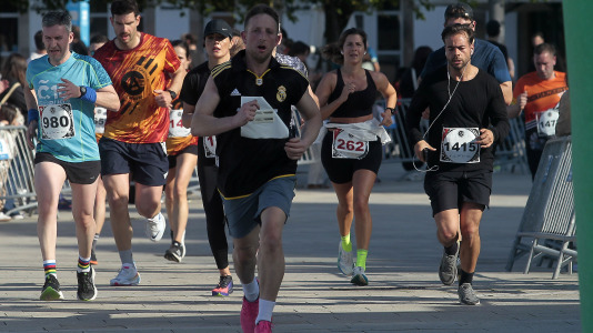 Casi 2.000 personas participaron en el recorrido de 10 kilómetros entre Oleiros y A Coruña