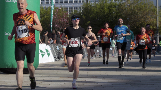 Casi 2.000 personas participaron en el recorrido de 10 kilómetros entre Oleiros y A Coruña