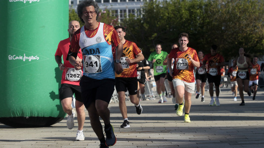 Casi 2.000 personas participaron en el recorrido de 10 kilómetros entre Oleiros y A Coruña