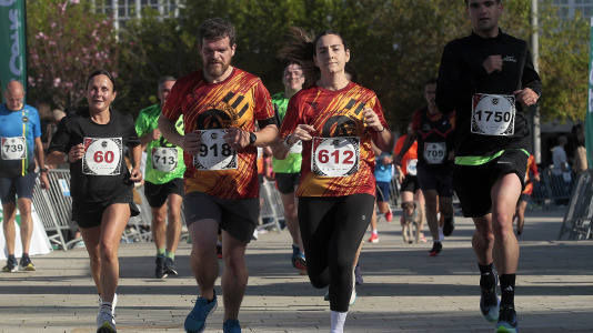 Casi 2.000 personas participaron en el recorrido de 10 kilómetros entre Oleiros y A Coruña