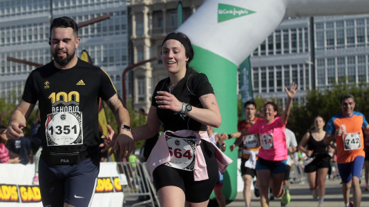 Casi 2.000 personas participaron en el recorrido de 10 kilómetros entre Oleiros y A Coruña