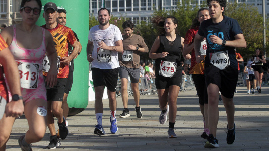 Casi 2.000 personas participaron en el recorrido de 10 kilómetros entre Oleiros y A Coruña