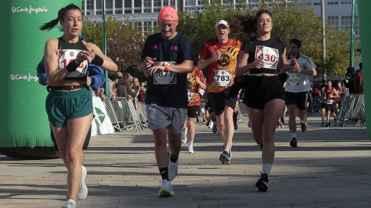 Casi 2.000 personas participaron en el recorrido de 10 kilómetros entre Oleiros y A Coruña