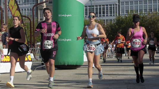 Casi 2.000 personas participaron en el recorrido de 10 kilómetros entre Oleiros y A Coruña
