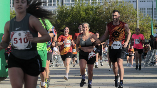 Casi 2.000 personas participaron en el recorrido de 10 kilómetros entre Oleiros y A Coruña