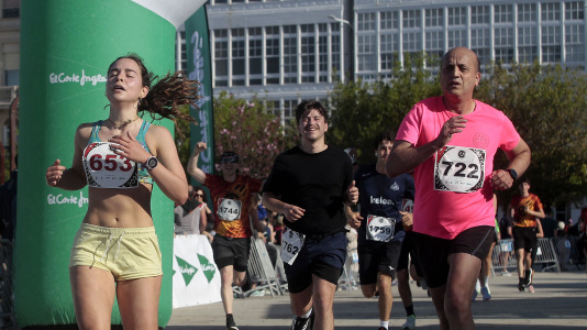 Casi 2.000 personas participaron en el recorrido de 10 kilómetros entre Oleiros y A Coruña