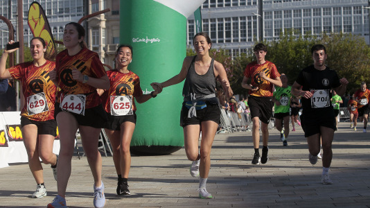 Casi 2.000 personas participaron en el recorrido de 10 kilómetros entre Oleiros y A Coruña