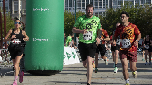 Casi 2.000 personas participaron en el recorrido de 10 kilómetros entre Oleiros y A Coruña