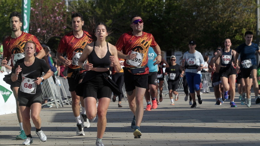 Casi 2.000 personas participaron en el recorrido de 10 kilómetros entre Oleiros y A Coruña