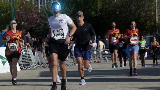 Casi 2.000 personas participaron en el recorrido de 10 kilómetros entre Oleiros y A Coruña