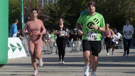 Casi 2.000 personas participaron en el recorrido de 10 kilómetros entre Oleiros y A Coruña