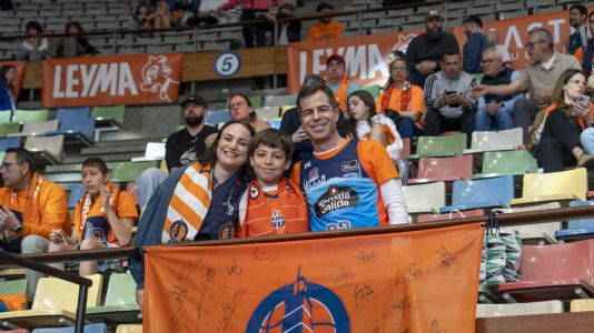 Galería de afición Básquet Coruña-Gipuzkoa