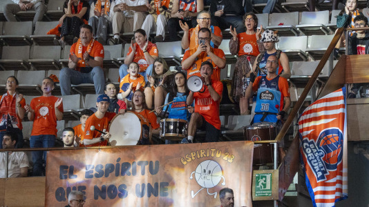 Galería de afición Básquet Coruña-Gipuzkoa