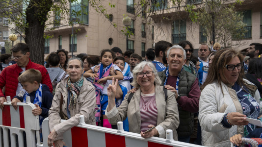 Casi 29.000 espectadores se dieron cita en Riazor para celebrar el Día de las Peñas y el triunfo blanquiazul