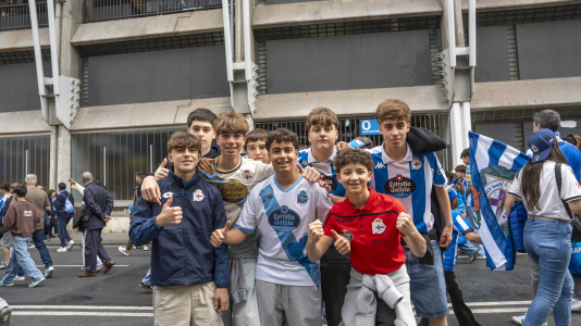 Casi 29.000 espectadores se dieron cita en Riazor para celebrar el Día de las Peñas y el triunfo blanquiazul