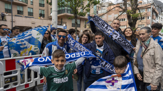 Casi 29.000 espectadores se dieron cita en Riazor para celebrar el Día de las Peñas y el triunfo blanquiazul