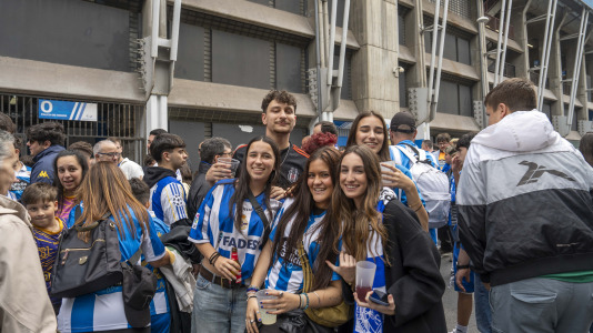 Casi 29.000 espectadores se dieron cita en Riazor para celebrar el Día de las Peñas y el triunfo blanquiazul