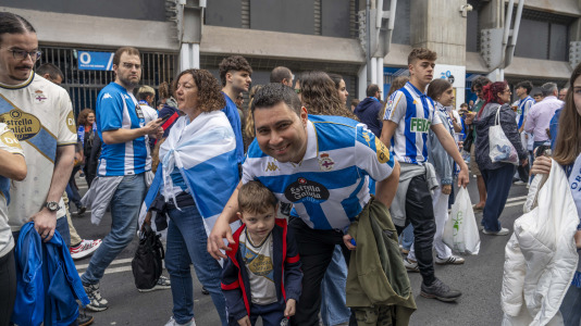 Casi 29.000 espectadores se dieron cita en Riazor para celebrar el Día de las Peñas y el triunfo blanquiazul