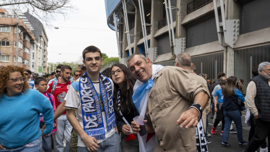 Casi 29.000 espectadores se dieron cita en Riazor para celebrar el Día de las Peñas y el triunfo blanquiazul