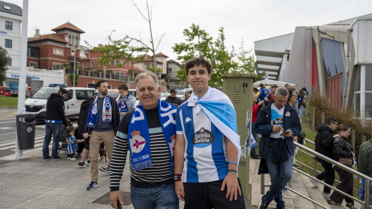 Casi 29.000 espectadores se dieron cita en Riazor para celebrar el Día de las Peñas y el triunfo blanquiazul