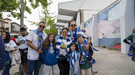 Casi 29.000 espectadores se dieron cita en Riazor para celebrar el Día de las Peñas y el triunfo blanquiazul
