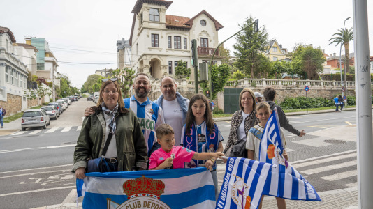 Casi 29.000 espectadores se dieron cita en Riazor para celebrar el Día de las Peñas y el triunfo blanquiazul
