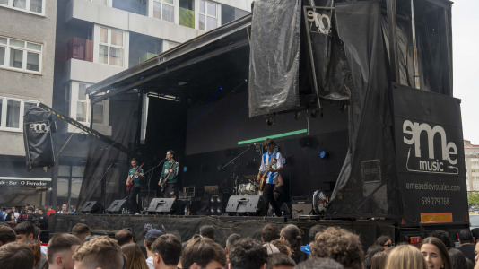 Casi 29.000 espectadores se dieron cita en Riazor para celebrar el Día de las Peñas y el triunfo blanquiazul