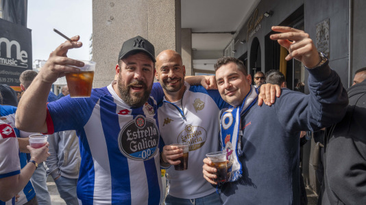 Casi 29.000 espectadores se dieron cita en Riazor para celebrar el Día de las Peñas y el triunfo blanquiazul