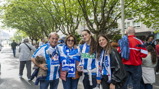 Casi 29.000 espectadores se dieron cita en Riazor para celebrar el Día de las Peñas y el triunfo blanquiazul