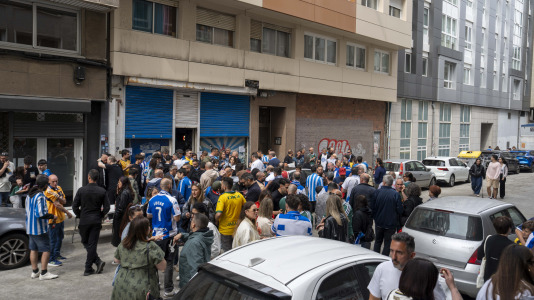 Casi 29.000 espectadores se dieron cita en Riazor para celebrar el Día de las Peñas y el triunfo blanquiazul