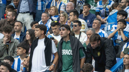Casi 29.000 espectadores se dieron cita en Riazor para celebrar el Día de las Peñas y el triunfo blanquiazul