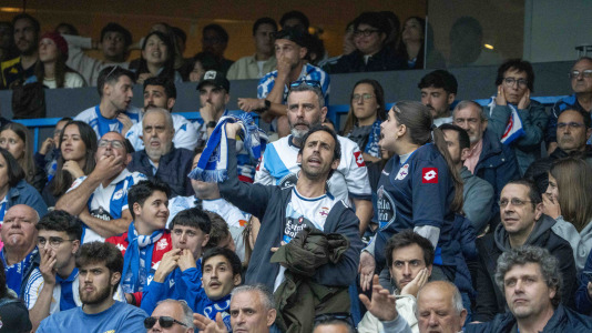Casi 29.000 espectadores se dieron cita en Riazor para celebrar el Día de las Peñas y el triunfo blanquiazul