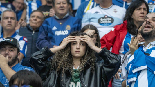 Casi 29.000 espectadores se dieron cita en Riazor para celebrar el Día de las Peñas y el triunfo blanquiazul