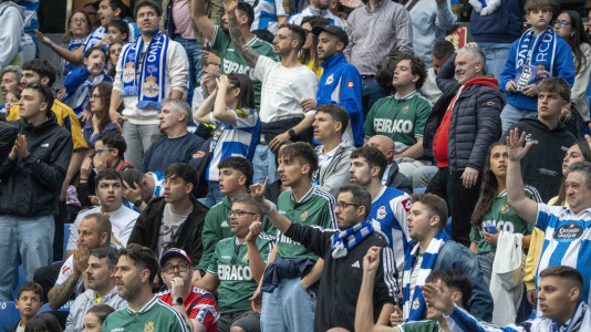 Casi 29.000 espectadores se dieron cita en Riazor para celebrar el Día de las Peñas y el triunfo blanquiazul
