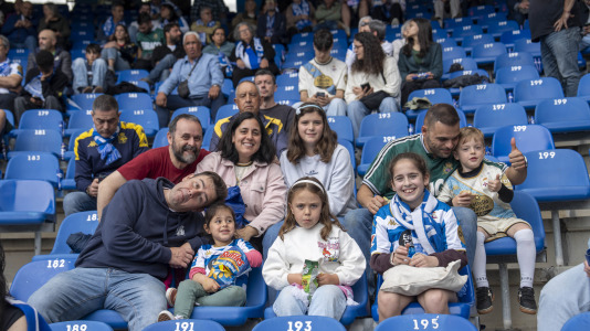 Casi 29.000 espectadores se dieron cita en Riazor para celebrar el Día de las Peñas y el triunfo blanquiazul