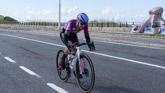 Paso de la Vuelta Ciclista a España femenina por A Coruña