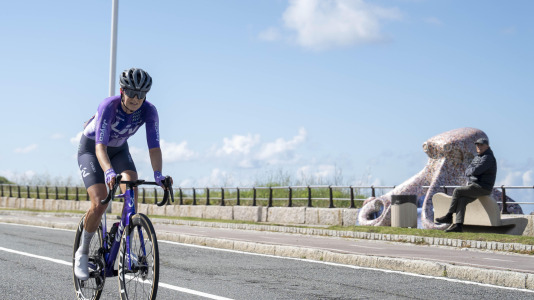 Paso de la Vuelta Ciclista a España femenina por A Coruña
