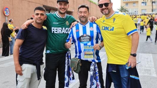 Cientos de seguidores animarl al equipo en el duelo con el Cádiz